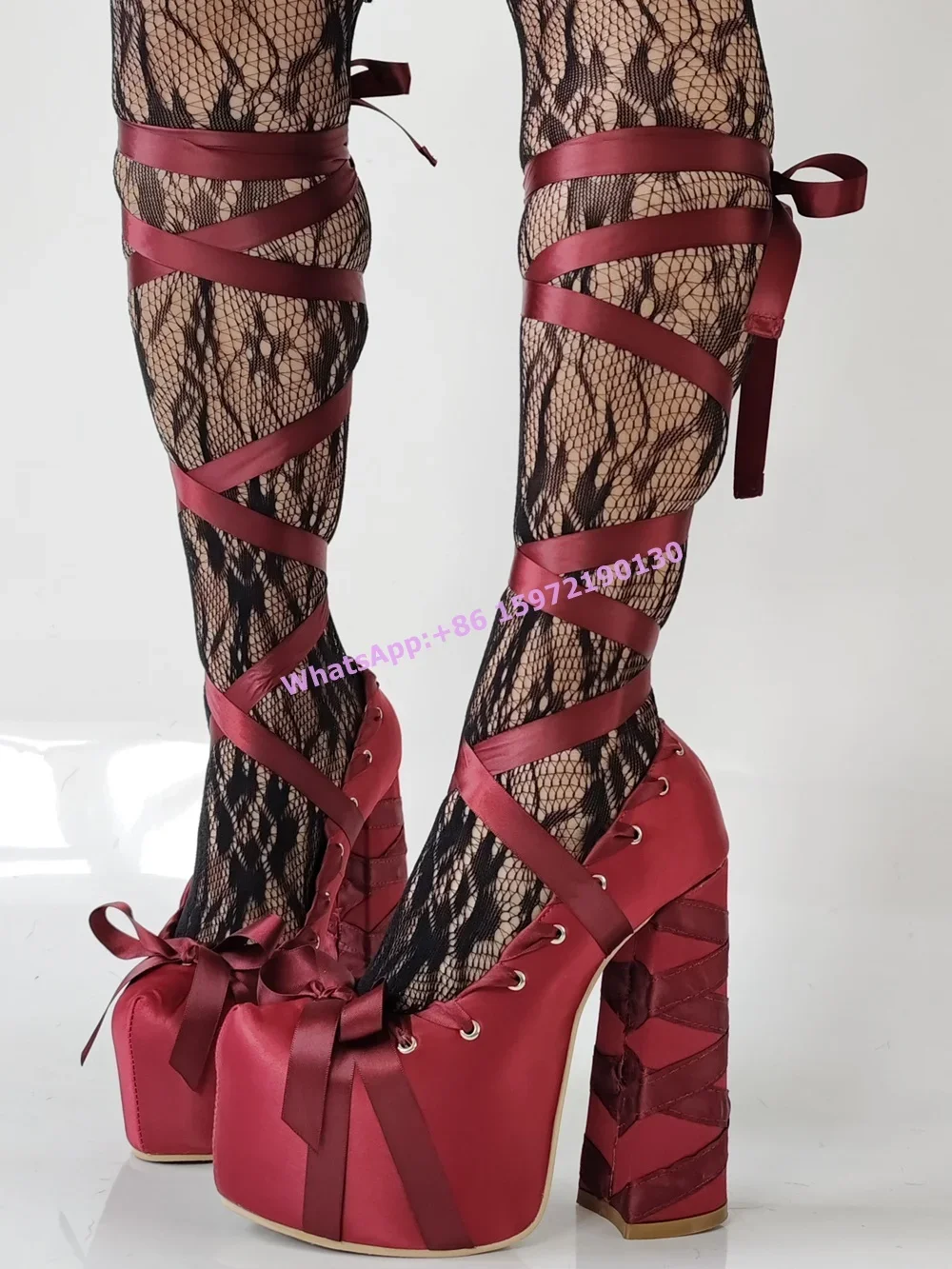 Red Satin Ribbon Platform Pump - Ribbon Tie Heel recension och pris