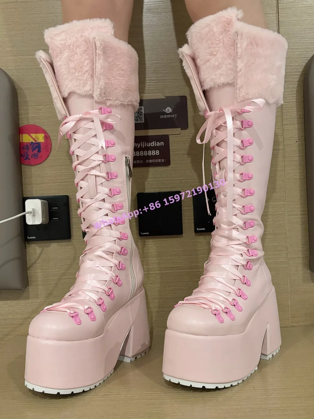 Pink Furry Boots Thick Soled L - Ribbon Tie Heel recension och pris