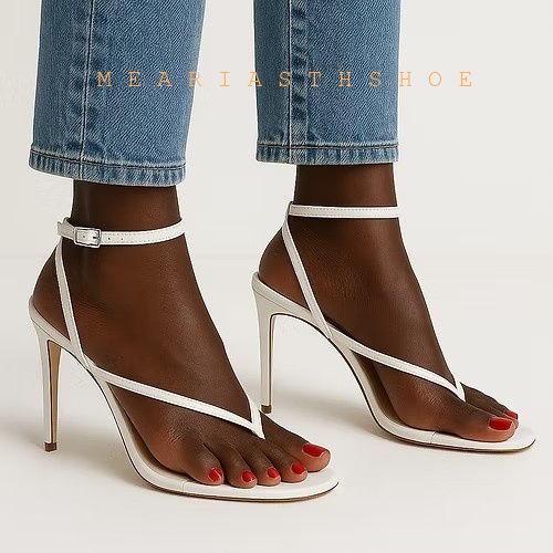 Beige Black Cross Straps Flip- - Thong Flat Sandal recension och pris