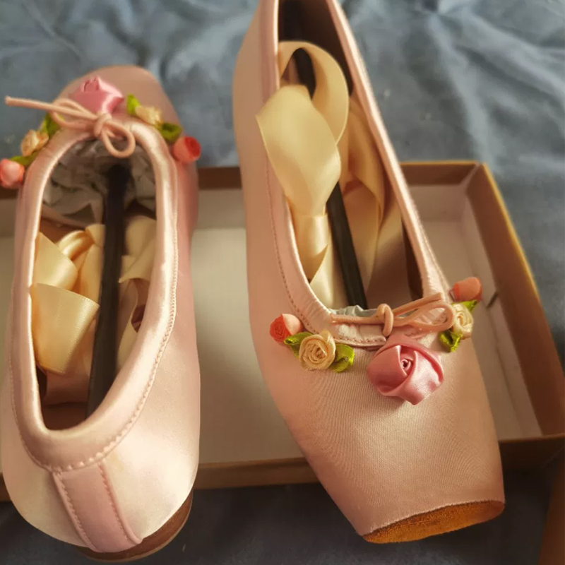 Women Pink Satin Square Toe Lo - Ribbon Tie Heel recension och pris