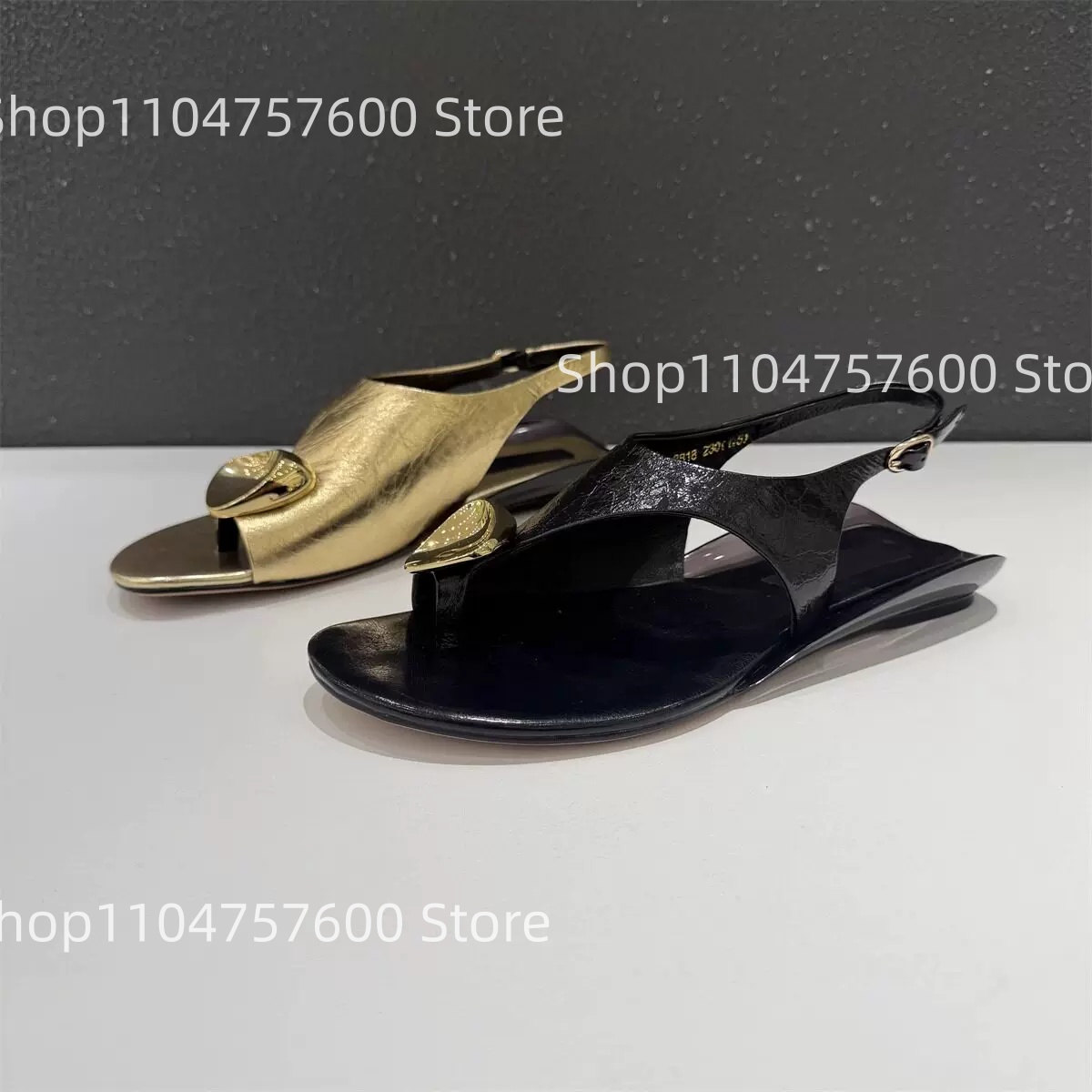 Women's Metallic Heart Charm T - Thong Flat Sandal recension och pris